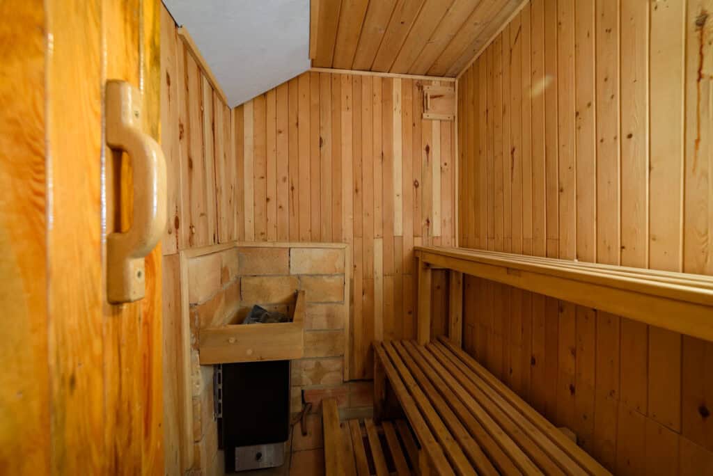 DÅ™evÄ›nÃ¡ sauna na ChatÄ› Lucie pod Å˜Ã­pem